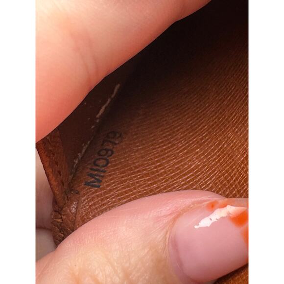 Louis Vuitton French Purse Kiss Lock Monogram Wallet - Picture 10 of 12